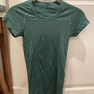 LULULEMON TOP
